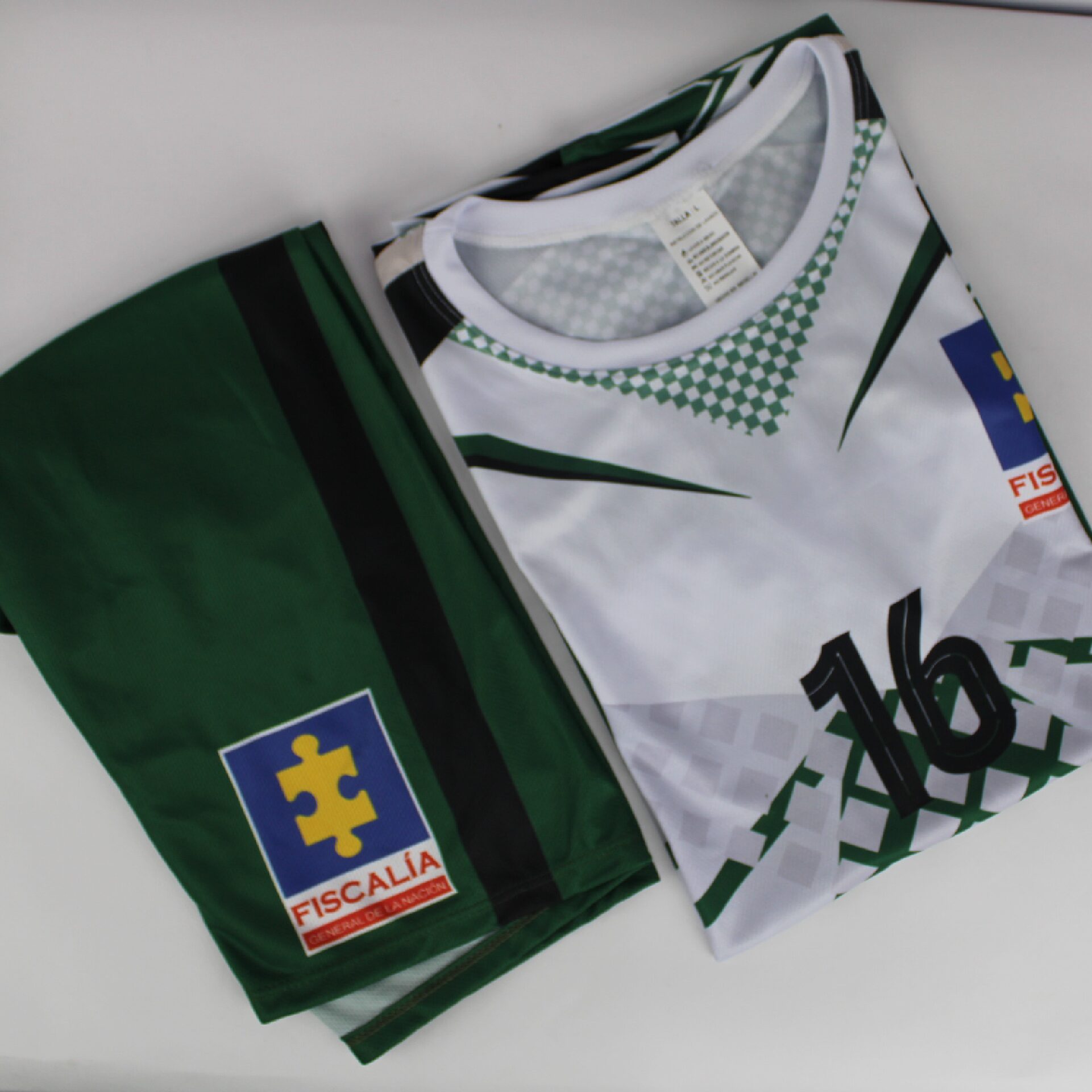 Uniformes deportivos Fiscalia - Imagen 2