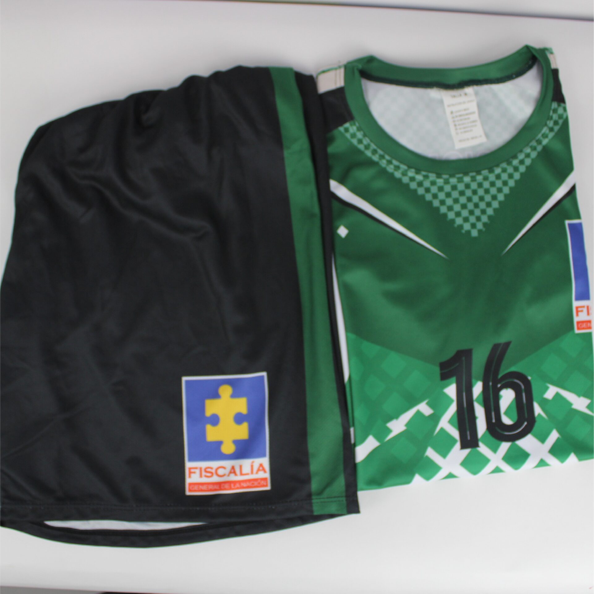 Uniformes deportivos Fiscalia - Imagen 3